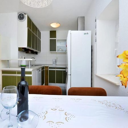 Apartman Vanda Lägenhet Podstrana Exteriör bild